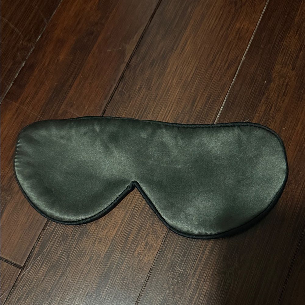 Silk Sleep Mask in Gray / Black - BRAND NEW - Eye Cover Mask Stretch Band